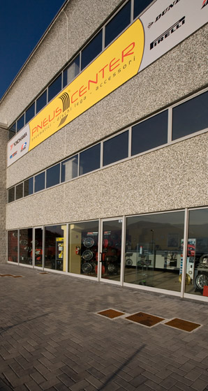 chisiamo lateral