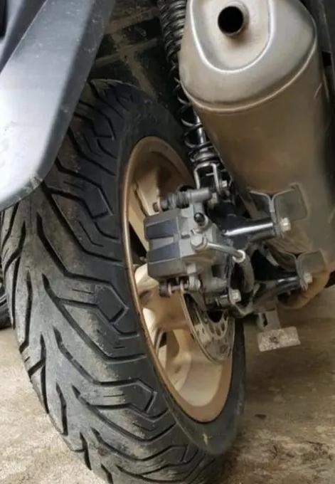 DELI TYRE SC