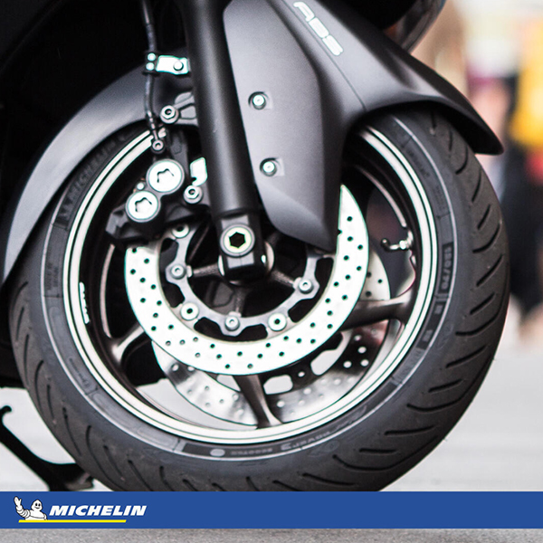 MICHELIN 120/70 R15 56H