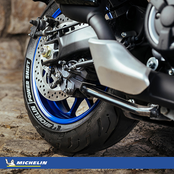 MICHELIN 120/70 R15 56H