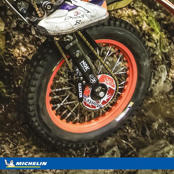MICHELIN 4.00 R18 64M